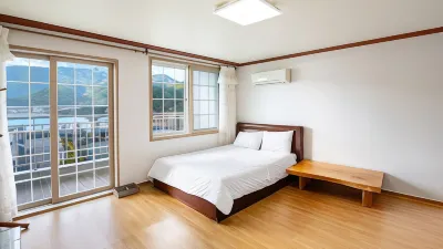 Geoje Island Milky Way Pension Hotels near Hakdong Mongdol Beach