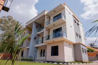 Q-Plus Apartments Hotel di Kinazi