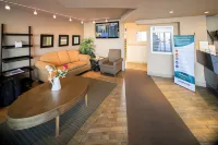 Quality Inn & Suites PE Trudeau Airport Hotels in Pointe Claire