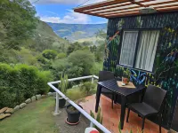 Twelve Hummingbirds Andes Retreat Hotels in 