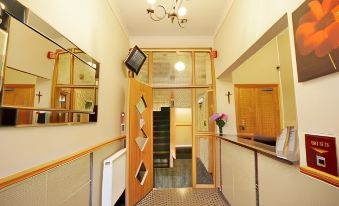 Elmwood Hotel