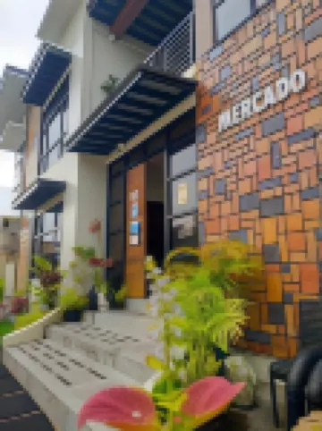 Pompeo and Luming's Inn Hotels in 