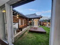 Hundred Years Hanok - غرفة مطلة على الجبل