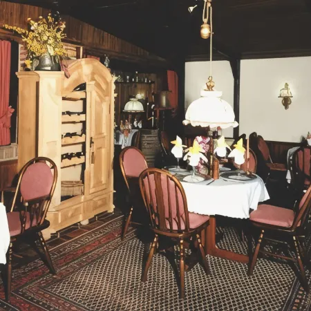 Hotel & Restaurant Bei Hölzchen Отели рядом с достопримечательностью «Вюльфель»