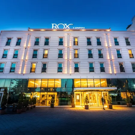 Rox Hotel Istanbul Отели рядом с достопримечательностью «Бахчелиэвлер»