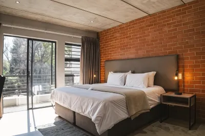 The Wild Peach - Menlyn Hotels in Lynnwood Glen