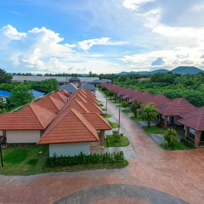 เอวารินรีสอร์ท โรงแรมใกล้วัดหนองตาแก้ว