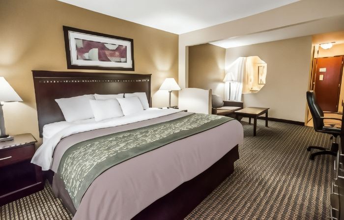 Econo Lodge Inn & Suites Monroe