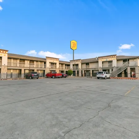 Super 8 by Wyndham McAllen/Downtown/La Plaza Mall