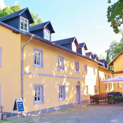 Hotel Alttolkewitzer Hof Hotels near Loschwitz/Wachwitz