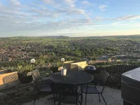 The Coach House & the Stables Yorkshire Peak District with and Without Hot Tub Options - parking