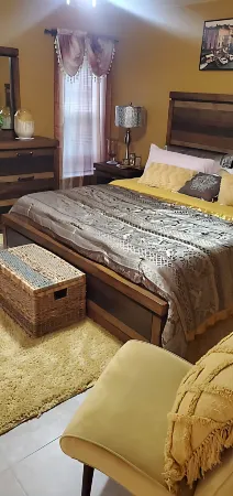 Beautiful  clean and cozy home in Sunshine State Florida Отели в г. Брандон