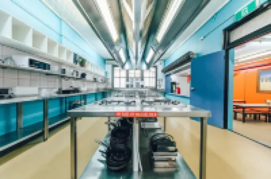 เมซ แบ็คแพ็คเกอร์