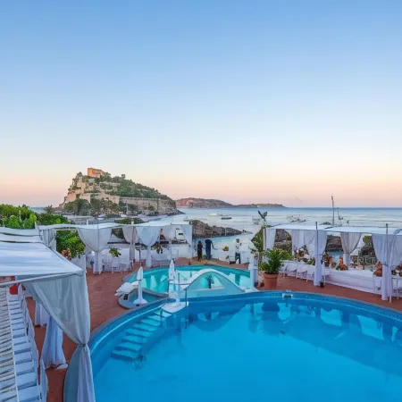 Strand Hotel Delfini