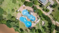 Phum Domnak Domrey Resort Hotels in Traeng Trayueng