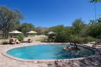 Huab Lodge & Bush Spa - piscine