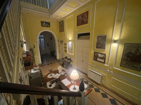 Sevilla Home Hotel Отели рядом с достопримечательностью «Манзана де лас Лусес»