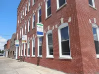 Come stay in the historic downtown district of Metropolis, IL. Home of Superman Hotels in der Nähe von Superman Statue