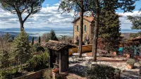 Relais la Fattoria فنادق في Magione
