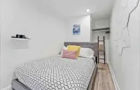 Unit "C": Private Own Entrance Beach PGA Golf LOCATION!!