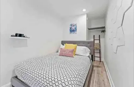 Unit "C": Private Own Entrance Beach PGA Golf LOCATION!!