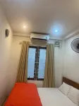 Phong don co cua so thoang mat khep kin + Thang may - B&Bs (Bed and breakfast)