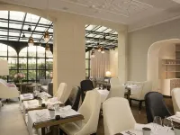 Le Narcisse Blanc Hôtel & Spa Hotels in Paris