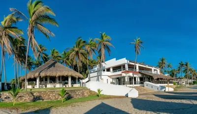 Mar Paraiso Queen
