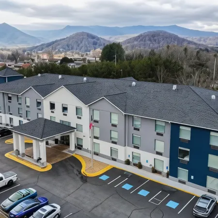 Holiday Inn Express & Suites HIAWASSEE by IHG