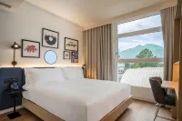 Hampton by Hilton Locarno فنادق في Losone