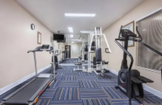 베이몬트 바이 윈덤 레이크 시티