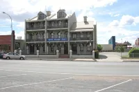 Alpine Heritage Motel Hotels near Garroorigang Historic Home