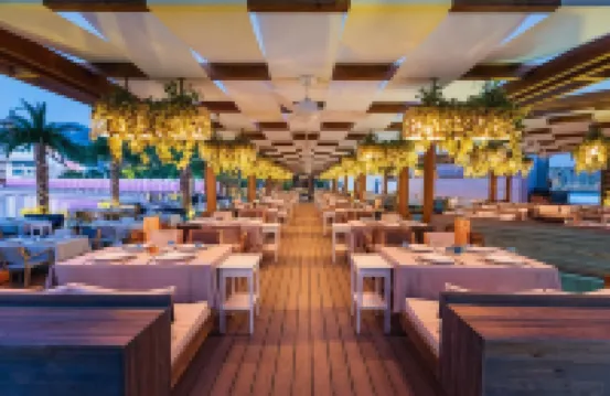Cratos Premium Hotel Casino & Spa
