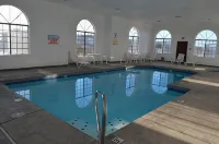 Days Inn by Wyndham Holbrook - Pools