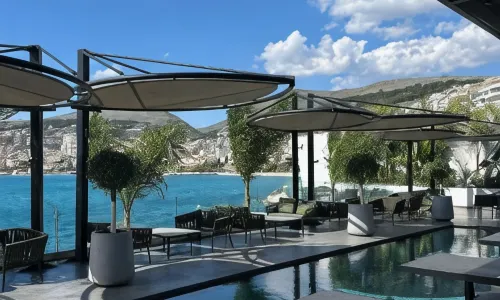 Demi Hotel