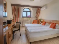 Hotel Sopron Hotele w: Sopron