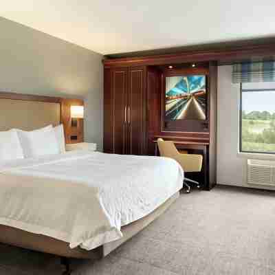 Hampton Inn by Hilton West des Moines Lake Drive Rooms