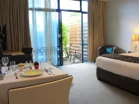 Waves Hotels in Orewa