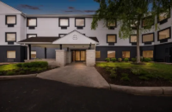MainStay Suites Columbus North - Worthington
