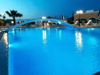 Hotel Lodos - สระว่ายน้ำแบบอินฟินิตี้