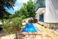 Blue Castle GuestHouse