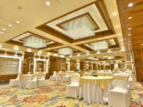 Regenta Central the Crystal Kanpur, Hotels in Kanpur