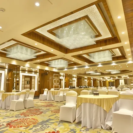 Regenta Central the Crystal Kanpur,