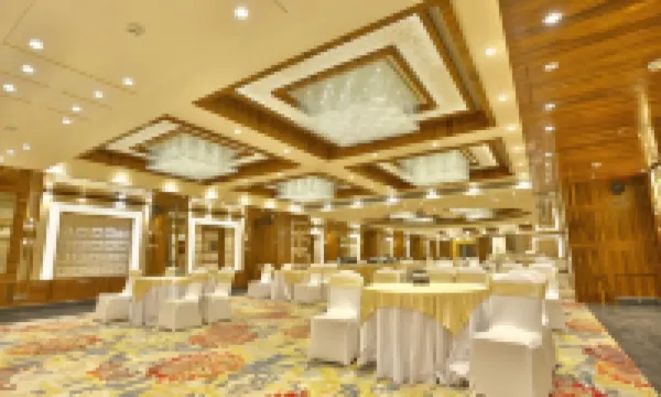 Regenta Central the Crystal Kanpur,