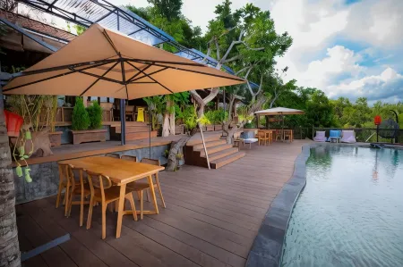 Arkamaya Sembung Resort & Glamping Отели в г. Sedayu