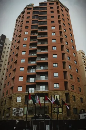 Plaza Athenee Hotel Отели рядом с достопримечательностью «National Evangelical Church»