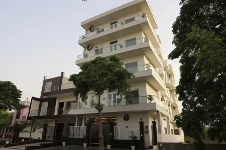 The Grove Hotels by Opulent Inn Отели рядом с достопримечательностью «ЮНИВЕРСИТИ ШАРДА»