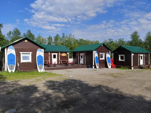 Park Aktivnogo Otdykha Severnoye Siyanie Resort Hotel فنادق في Kolsky District