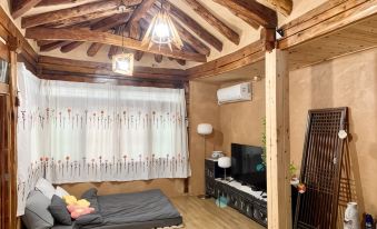 Gwangju Jangmiok Hanok Pension