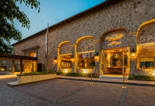 퀸타 레알 호텔의 고풍스러운 정원